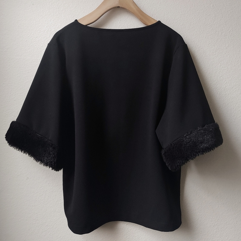 Textured Top - Picture 2 of 2